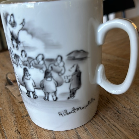 Robert Mayokok Inuit Artist Signed Porcelain Mug – “Blanket Toss” – 1950s - Picture 3 of 7